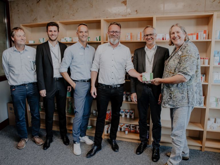 Gruppenfoto von links nach rechts: Dr. Henning Ueck, Leon Deharde, Henrik Hesse, Claus Ruhe Madsen, Dr. Jürgen Walkenhorst und Marianne Boskamp.